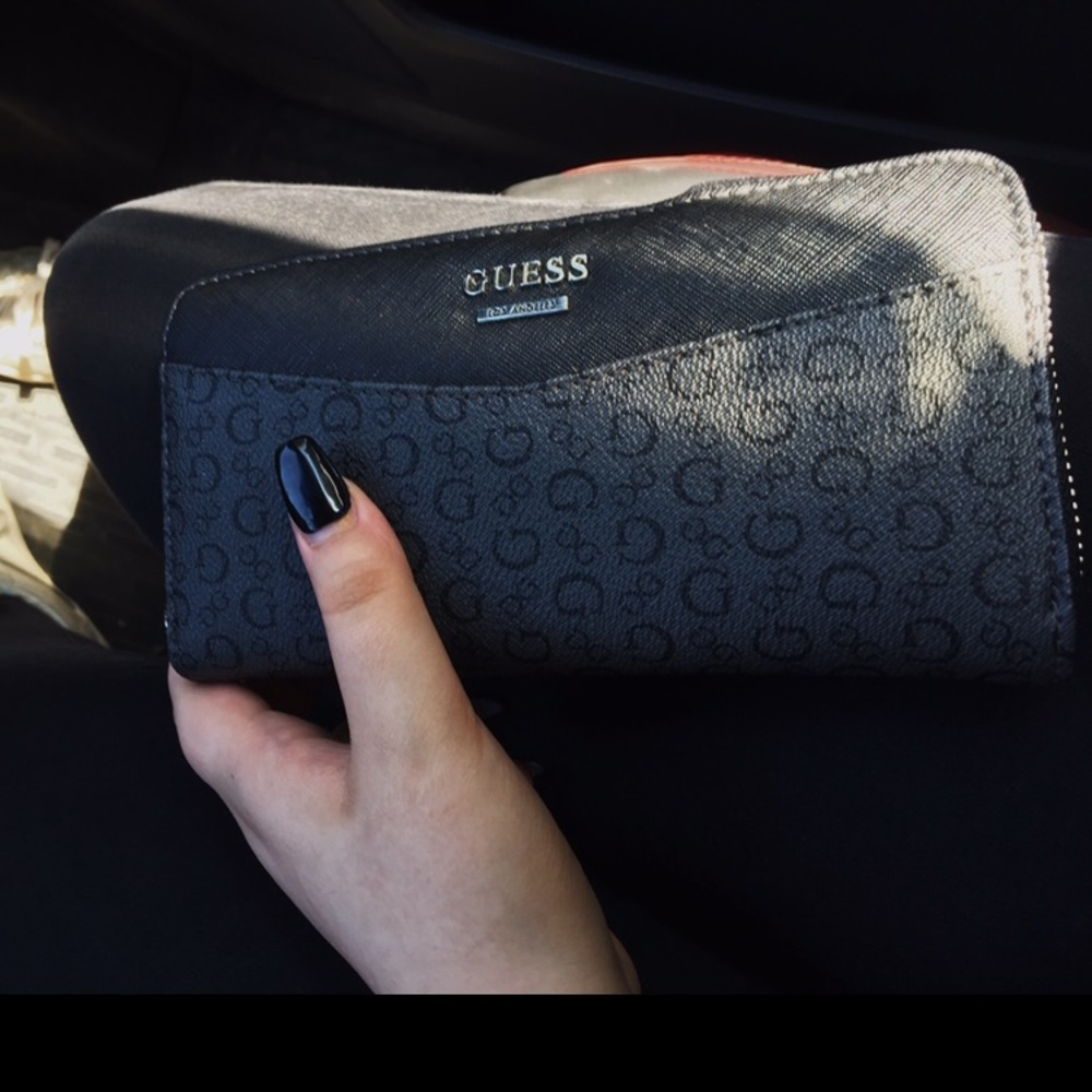 Guess Wallet